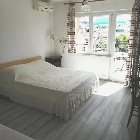 Rooms Izola Pensión 3*