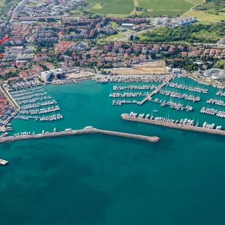 Rooms Izola 3*